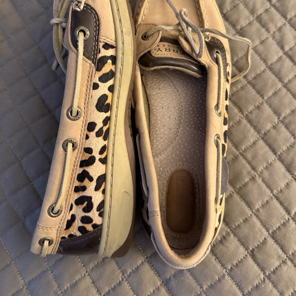 Sperry Beige and Leopard Print Moccasin Boat Shoes